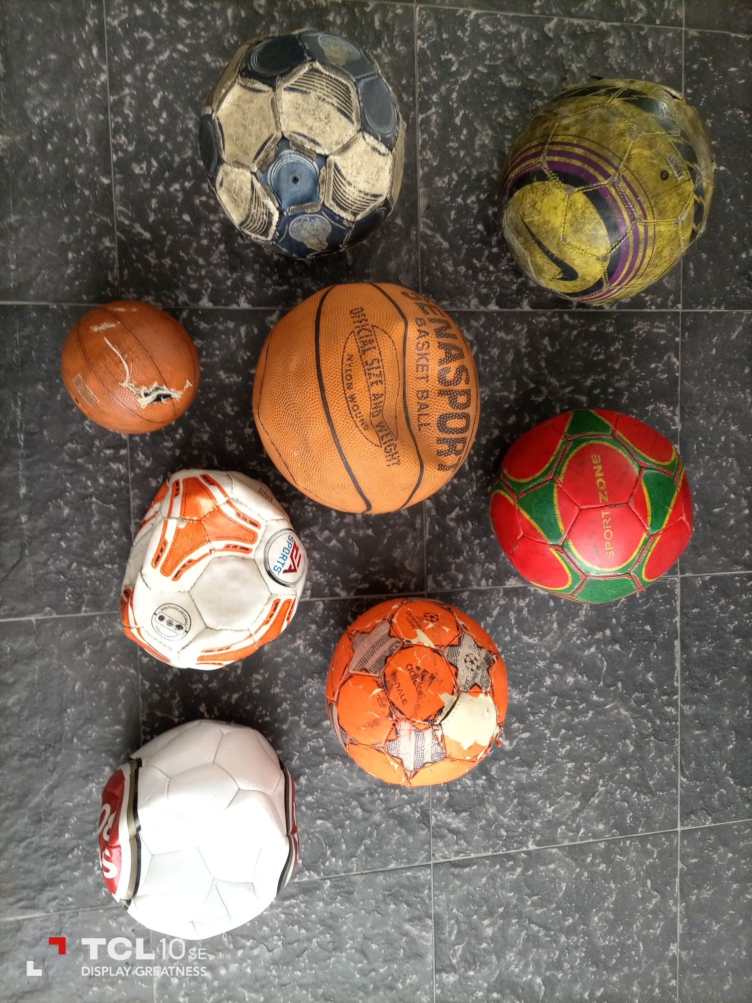 Bolas de futebol/ basquetebol