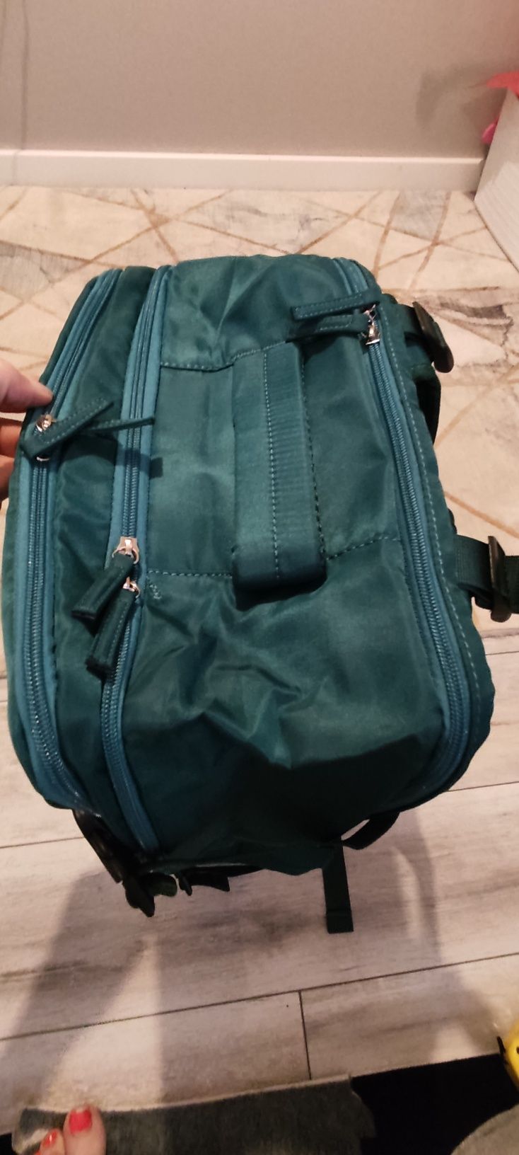Plecak podróżny kabinowy  torba na laptop do samolotu  z kablem pojemn