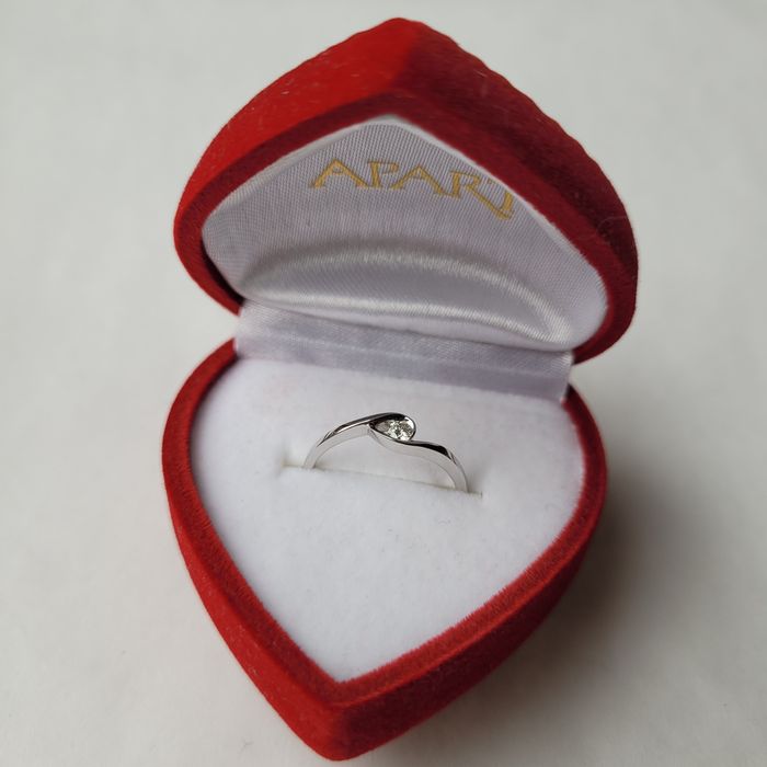 Pierścionek z białego złota NOWY APART brylant 0.08 ct