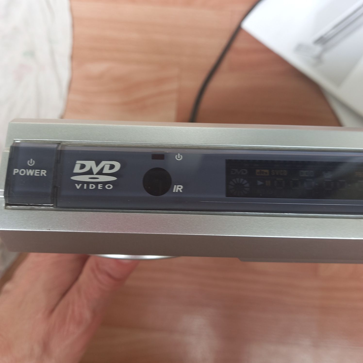 Видеоплеер  AEG  DVD/MP3/ CD, MPEG 4/ DIVX