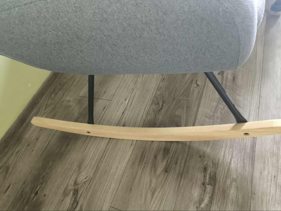 Fotel bujany i stolik