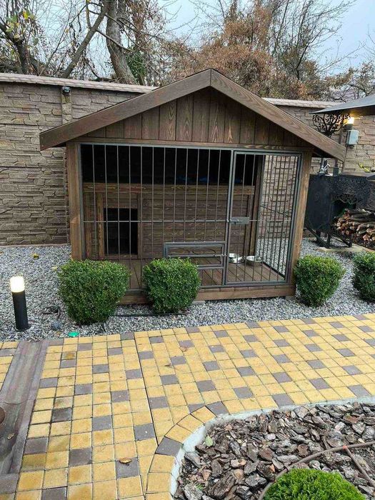 Вольєр з утеплено будкою | Вольєр під ключ