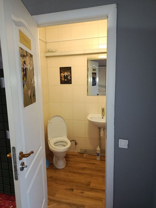 Офісне приміщення з ремонтом на Сихові