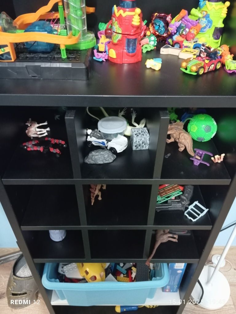 Regał ikea czarny do salonu przedpokoju dla dziecka dziewczynki chlopc