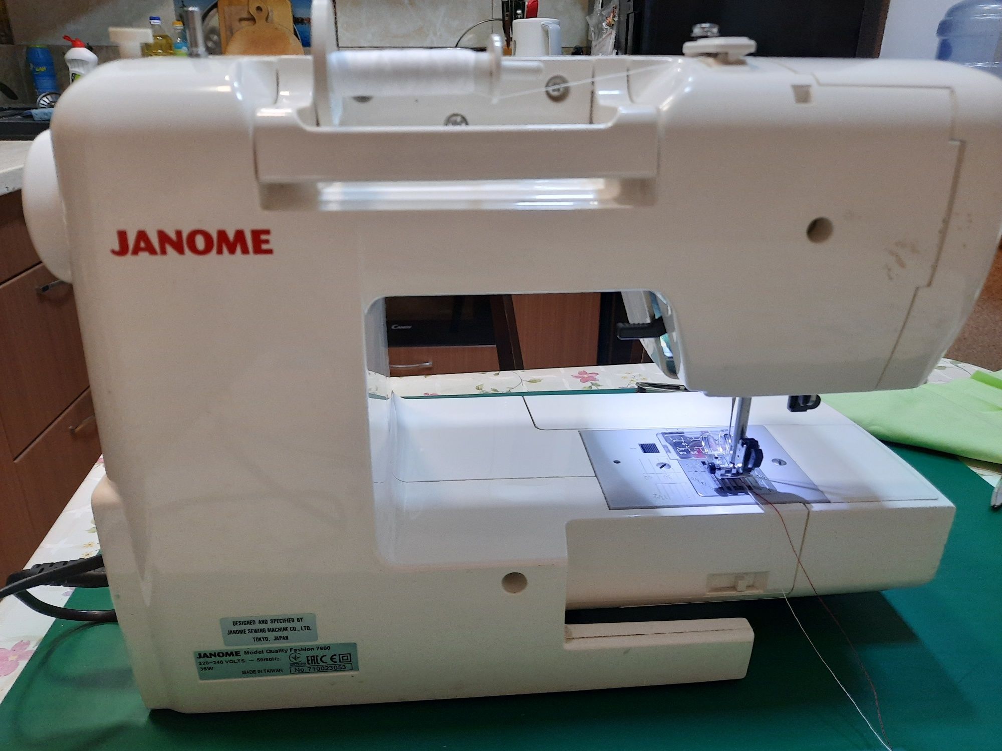 Продам швейну машину б/у  Janome Quality Fashion 7600