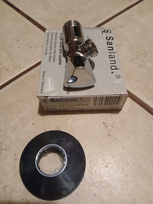 Zawór kątowy z rozetą Sanland