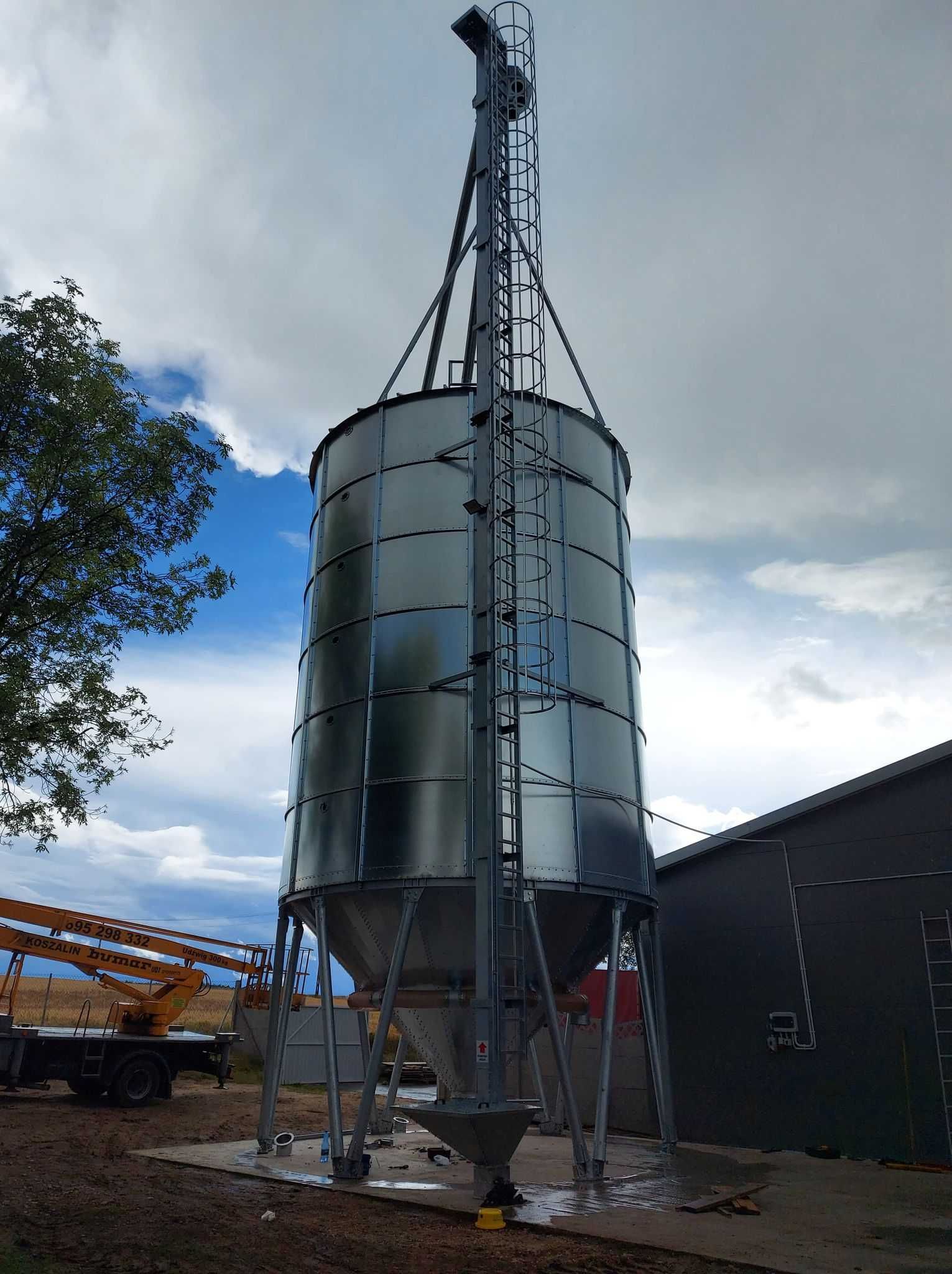 Podajnik łopatkowy do zboża kubełkowy ślimakowy silos zbożowy