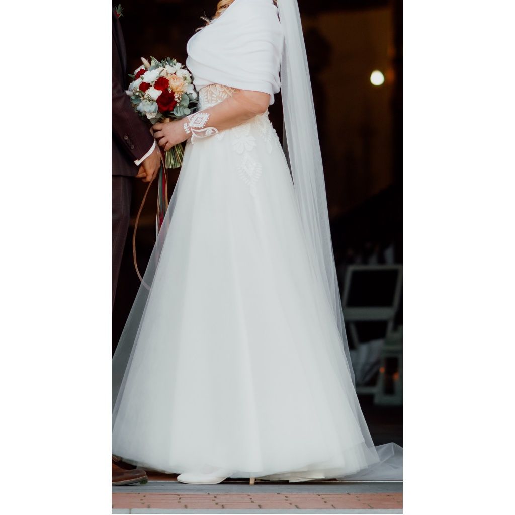 Suknia ślubna Ivory Lorange roz. 38 długi rękaw stan idealny