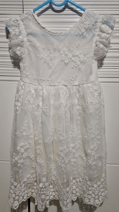 Biała koronka aniołek