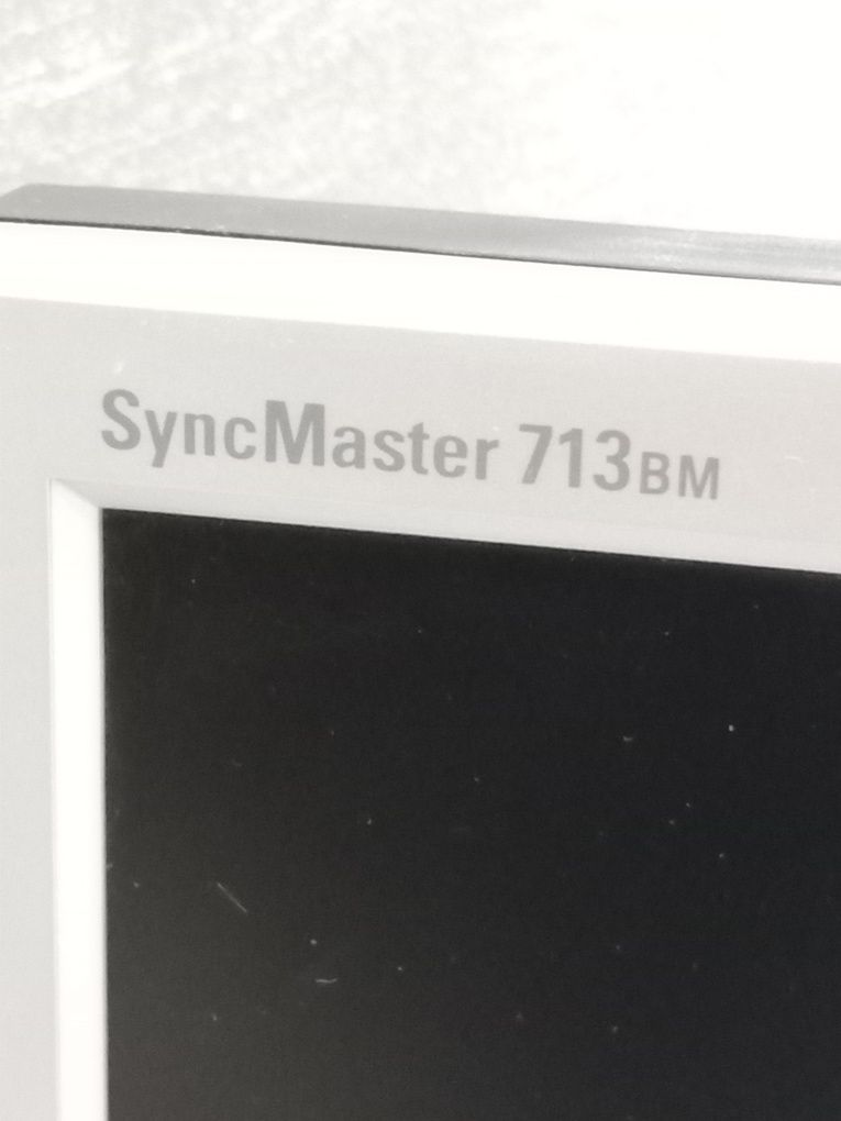 Monitor Samsung SyncMaster 713 BM