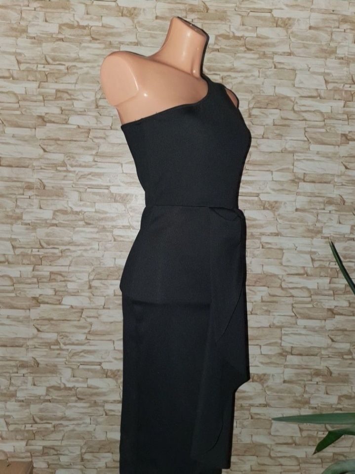 Nowa mała czarna śliczna sukienka na jedno ramie Boohoo 36 S