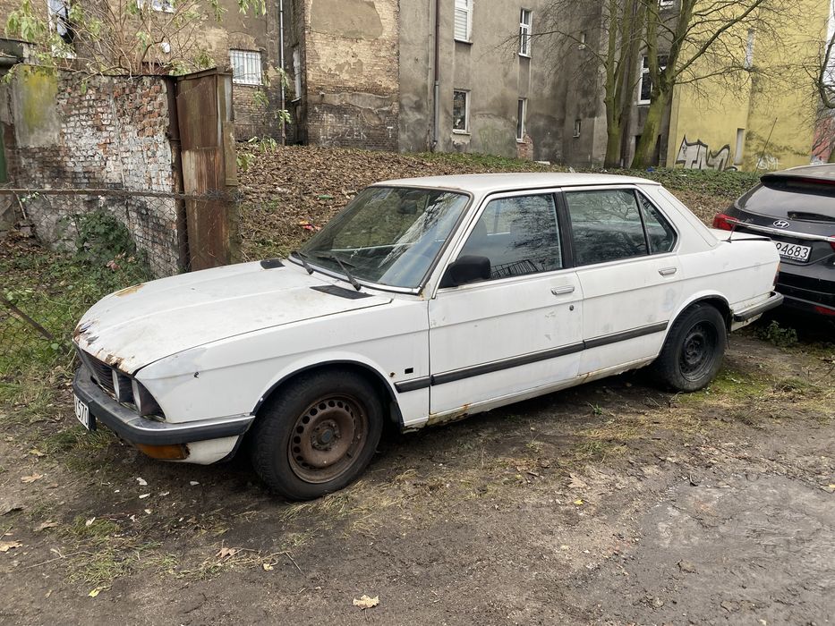 BMW 5 E28 2,5 150km 6cyl