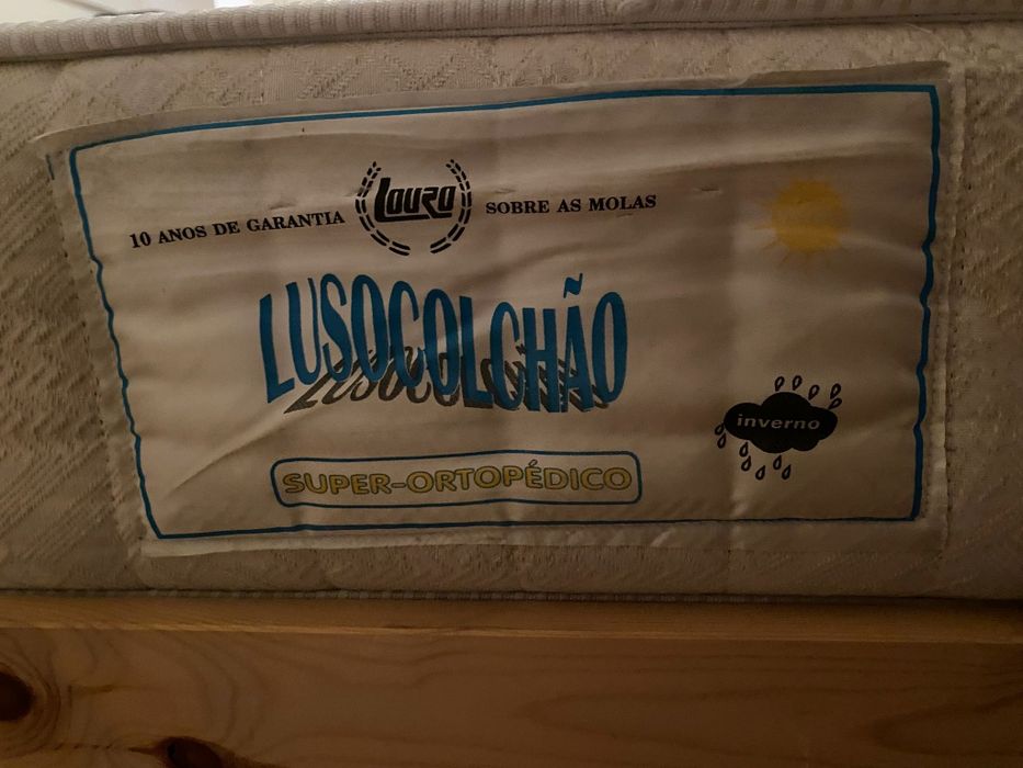 Cama de casal com colchão