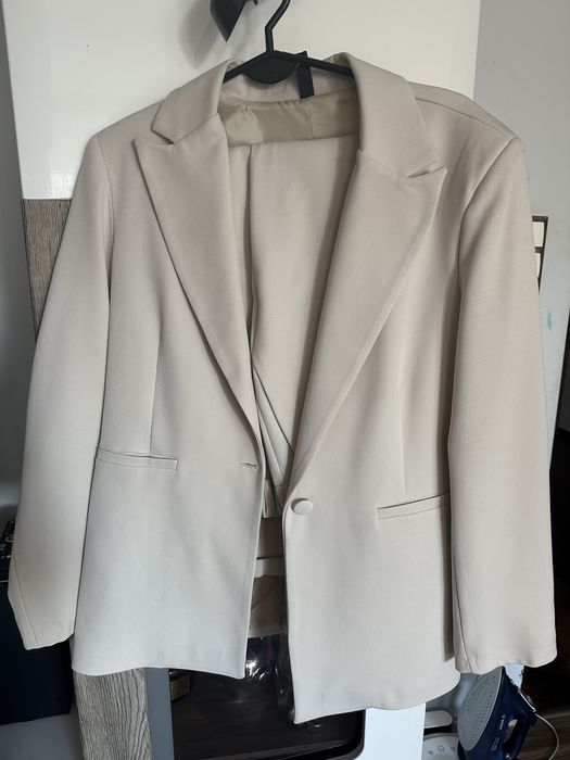 Elegancki garnitur damski