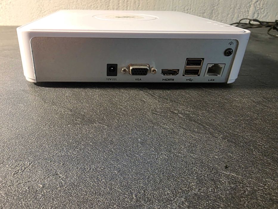 Rejestrator DVS-NVR04L IP + DYSK 500 GB