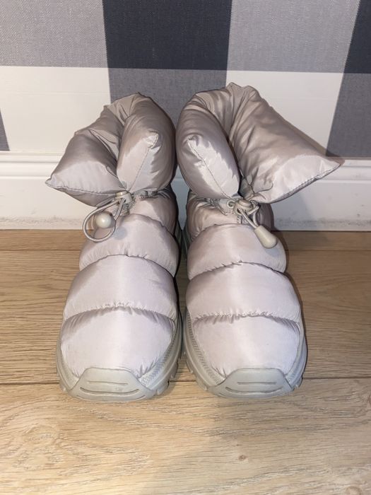 Beżowe nowe Buty zimowe śniegowce pikowane