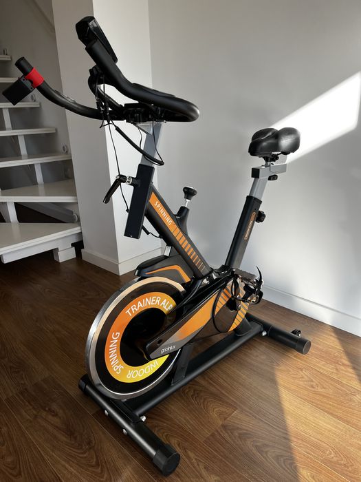 Bicicleta estática 103x48x115cm preto e laranja