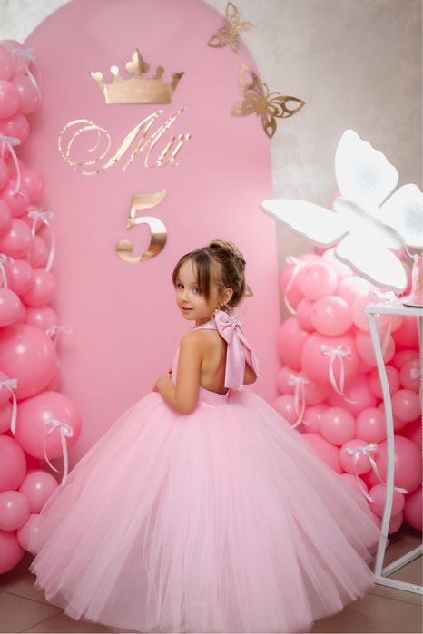 Неймовірна сукня