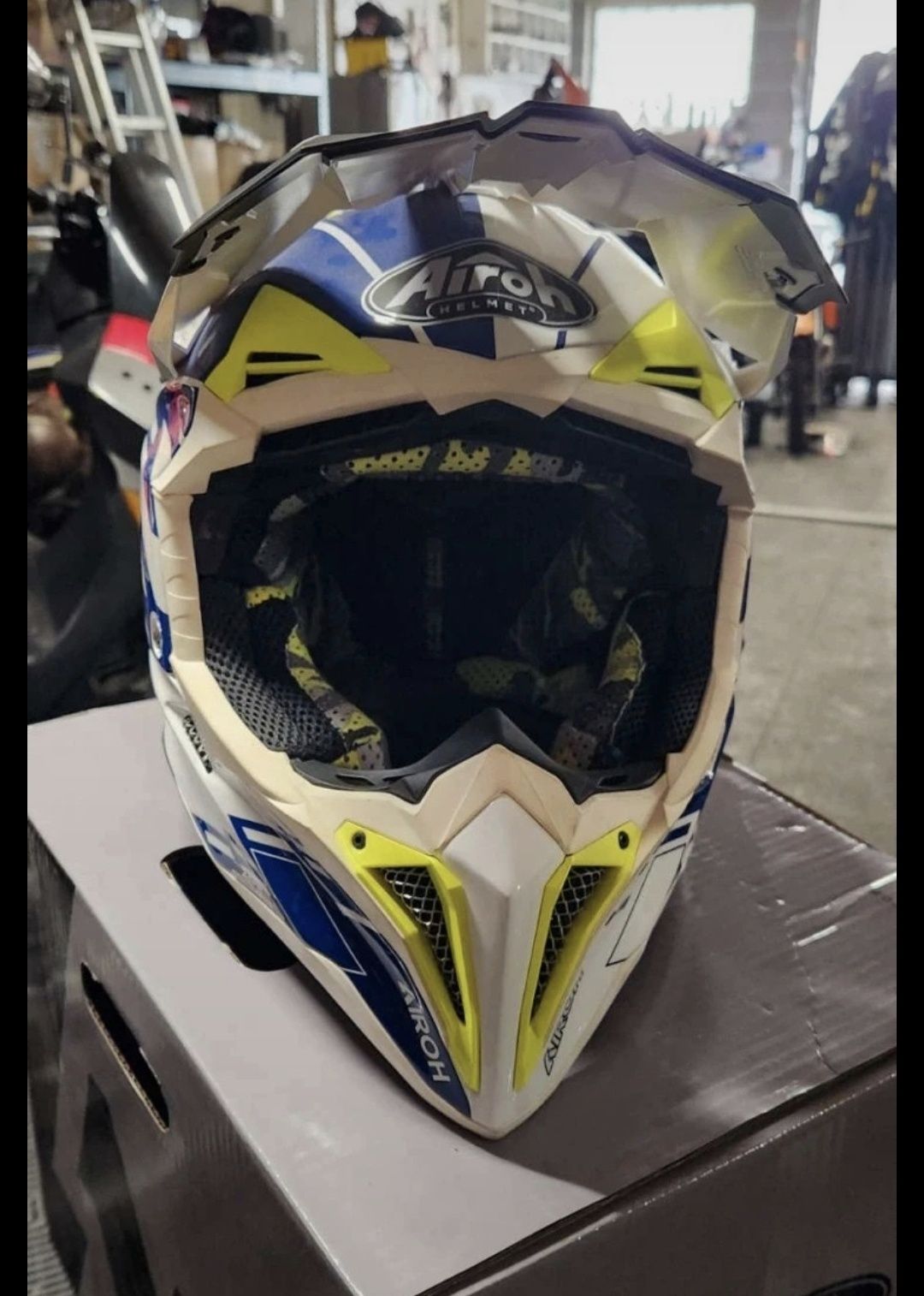 Capacete airoh 3 novo