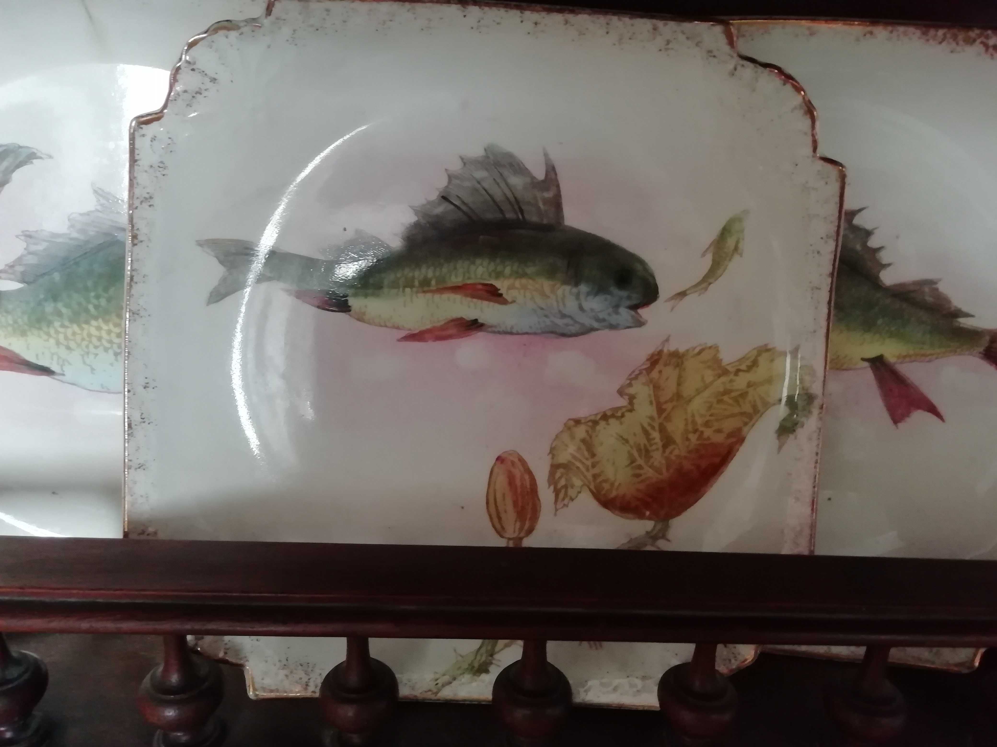 Terrina e pratos motivo peixes - Porcelana de excelência Royal Bonn