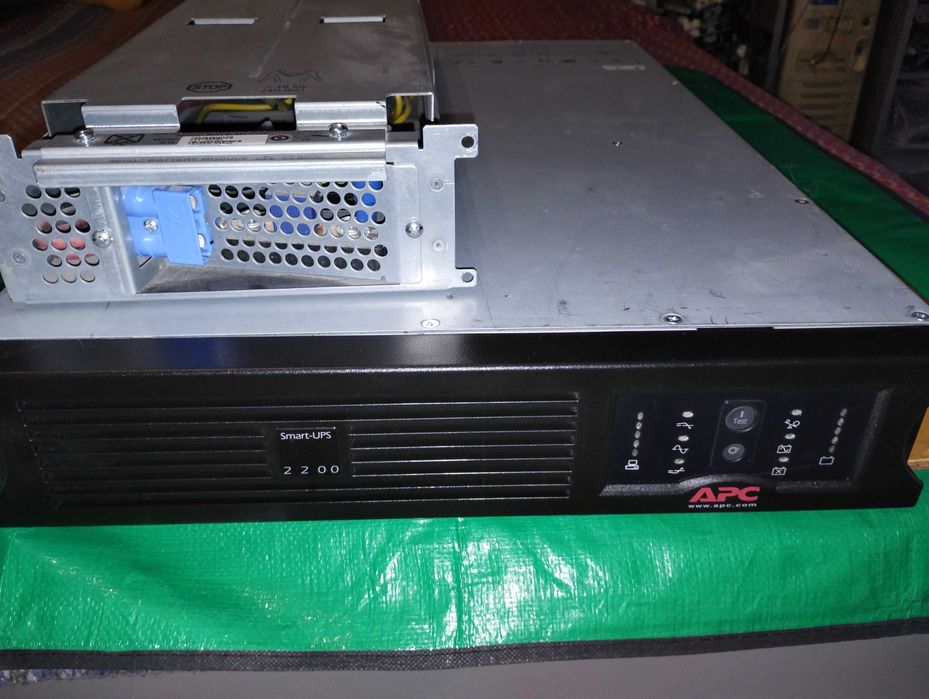 Безперебійник APC Smart UPS SUA2200RMI2U. Автономне енергозабезпечення