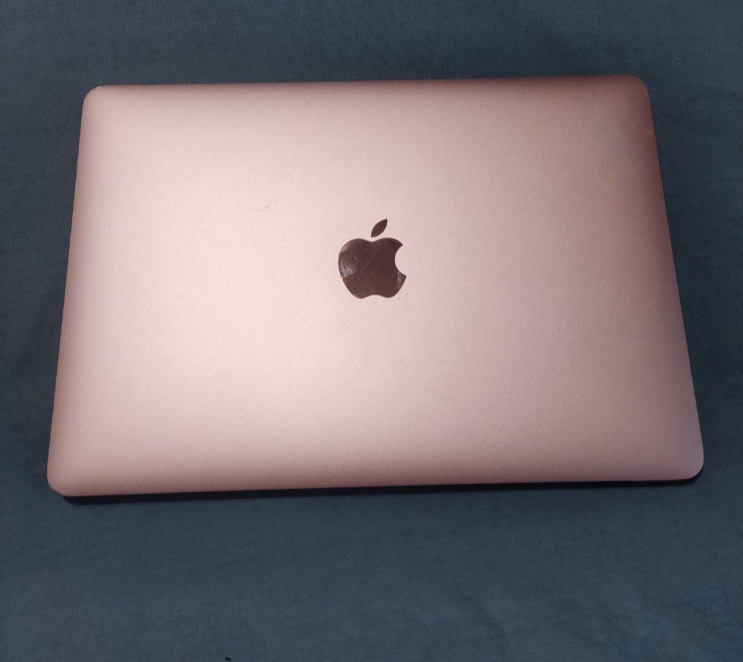 Продам MacBook retina 12 2015 256gb
