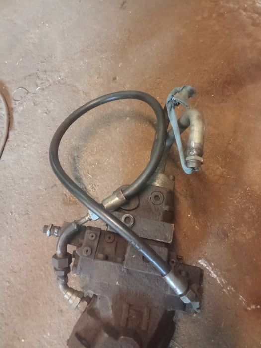 Silnik hydrauliczny do koparki jcb