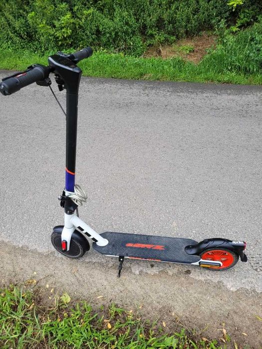 hulajnoga Aprilia E-SRZ