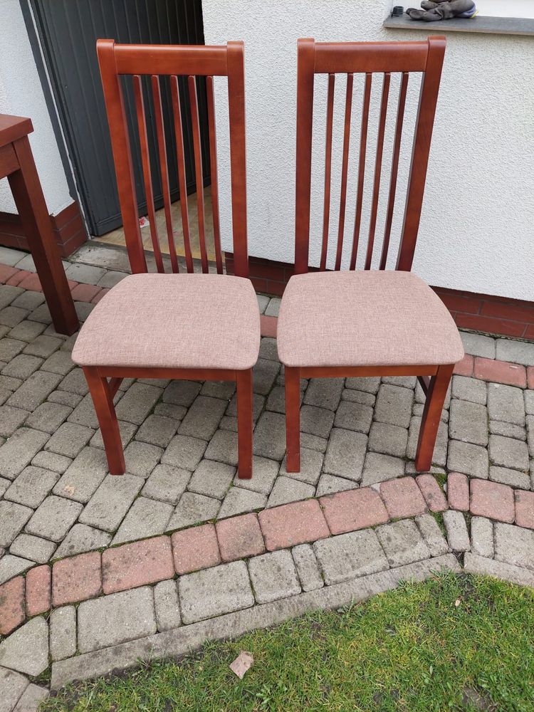 Sprzedam stół skladany z krzesłami- komplet
