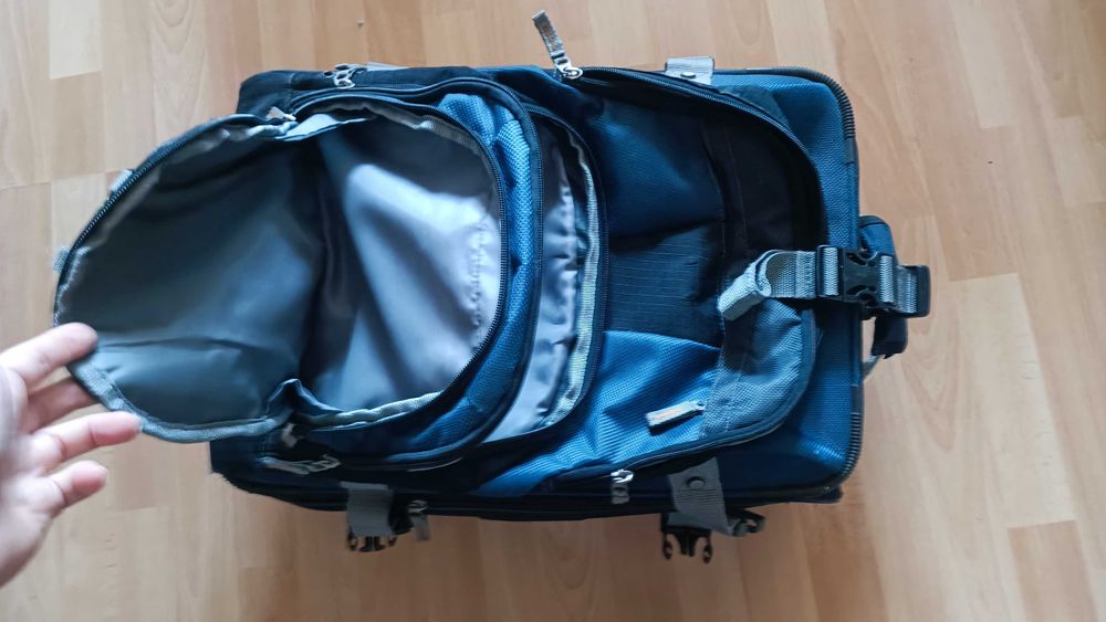 Walizka na kółkach 55 x 35 x 25-33