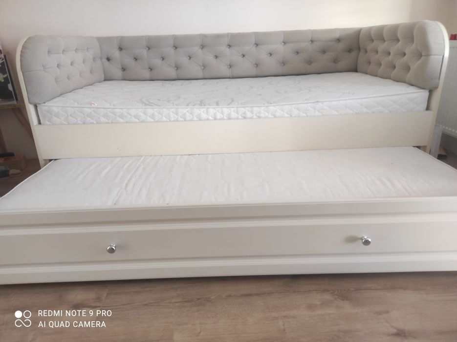 Дитяче ліжечко з двома матрацами