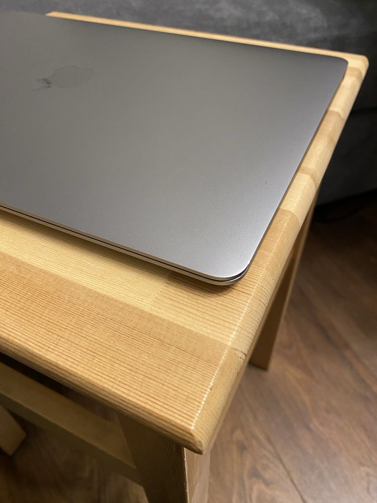 2020 MacBook Air 13” i5 A2179 16GB/256GB Stan BDB Nowa bateria Apple
