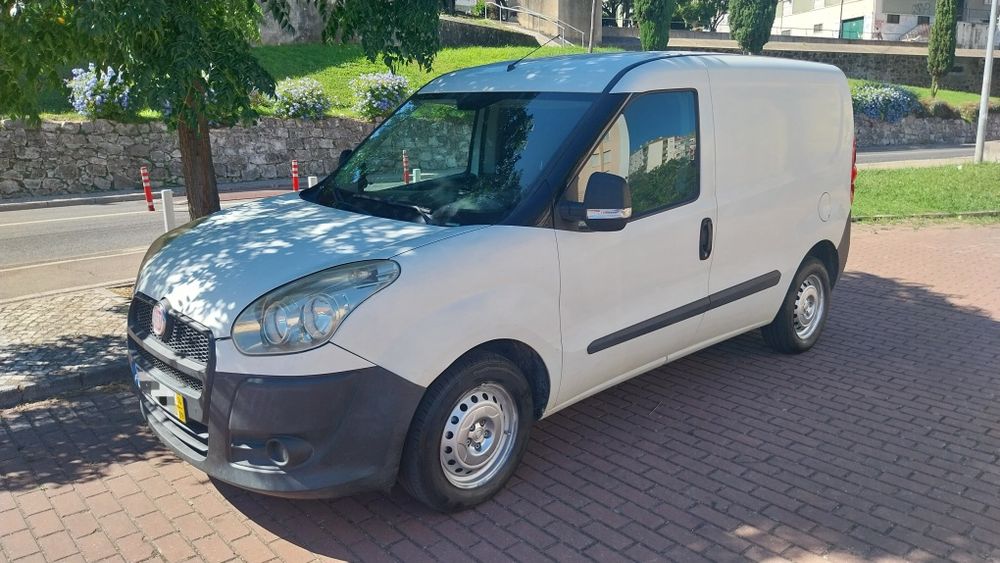 Fiat Doblo Jtd Caixa Fibrada Isotérmica 2014