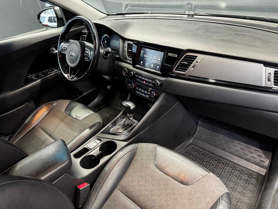 Продам гібридну Kia Niro 2017, 1.6 (HEV)