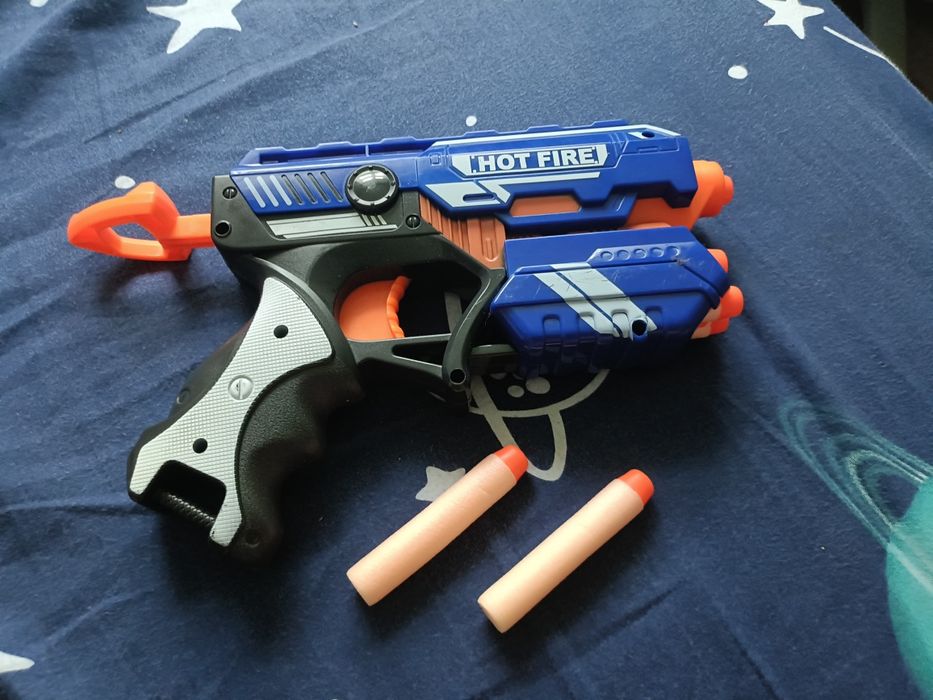 Игрушечный пистолет нерф hot fire