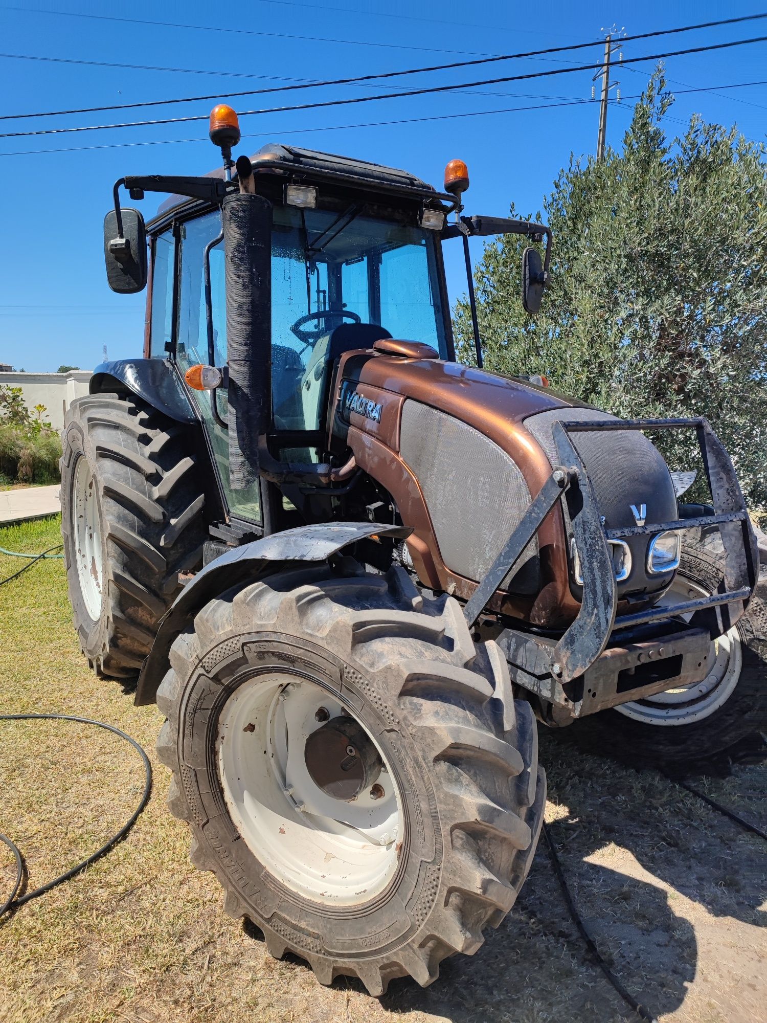 Tractor Valtra A93