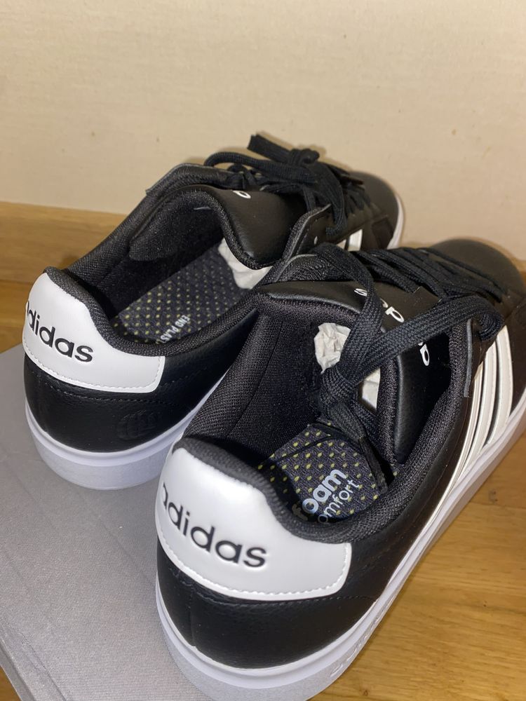 Кроссовки  Adidas