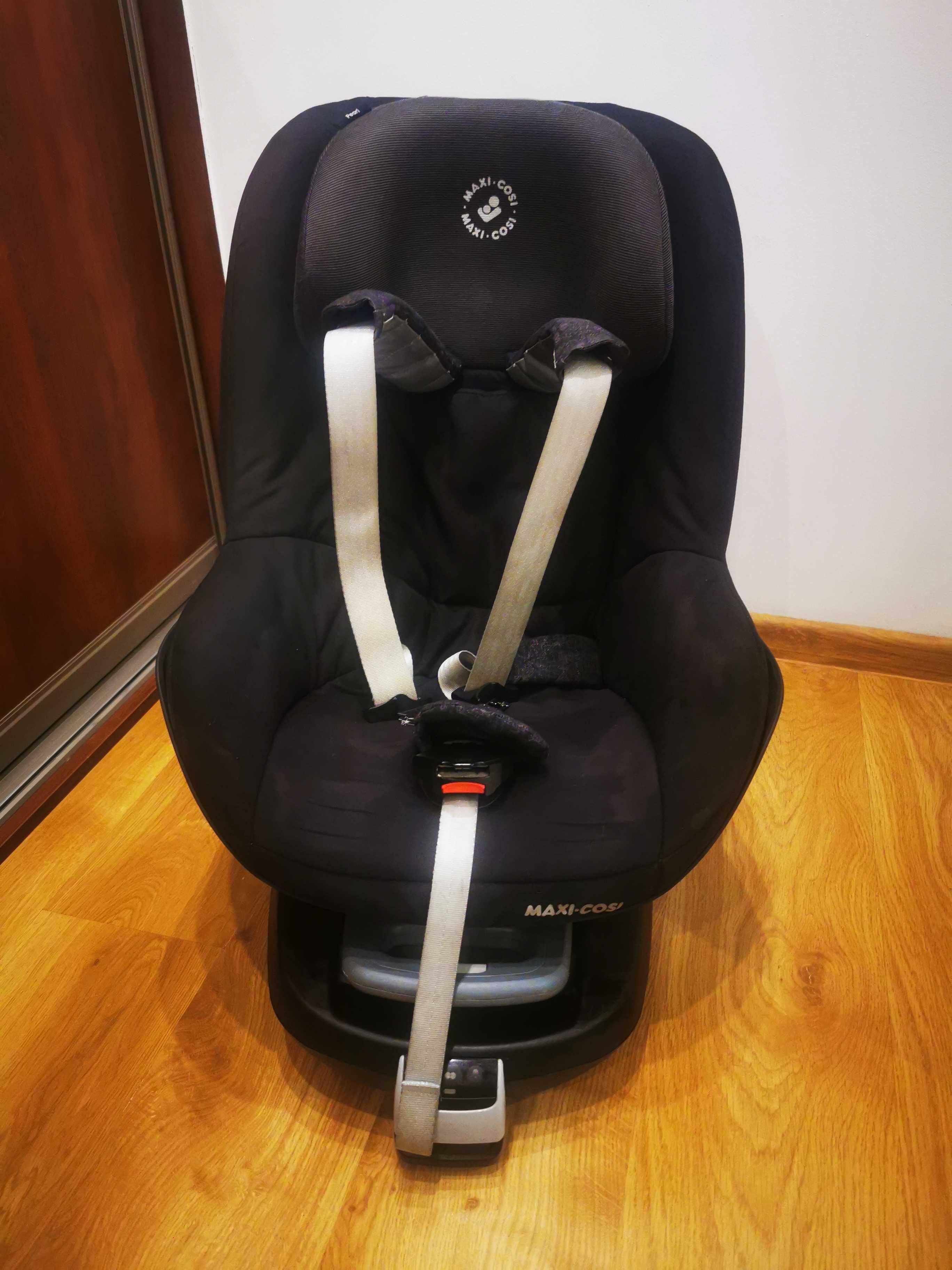 Fotelik maxi-cosi 9-18 kg z bazą