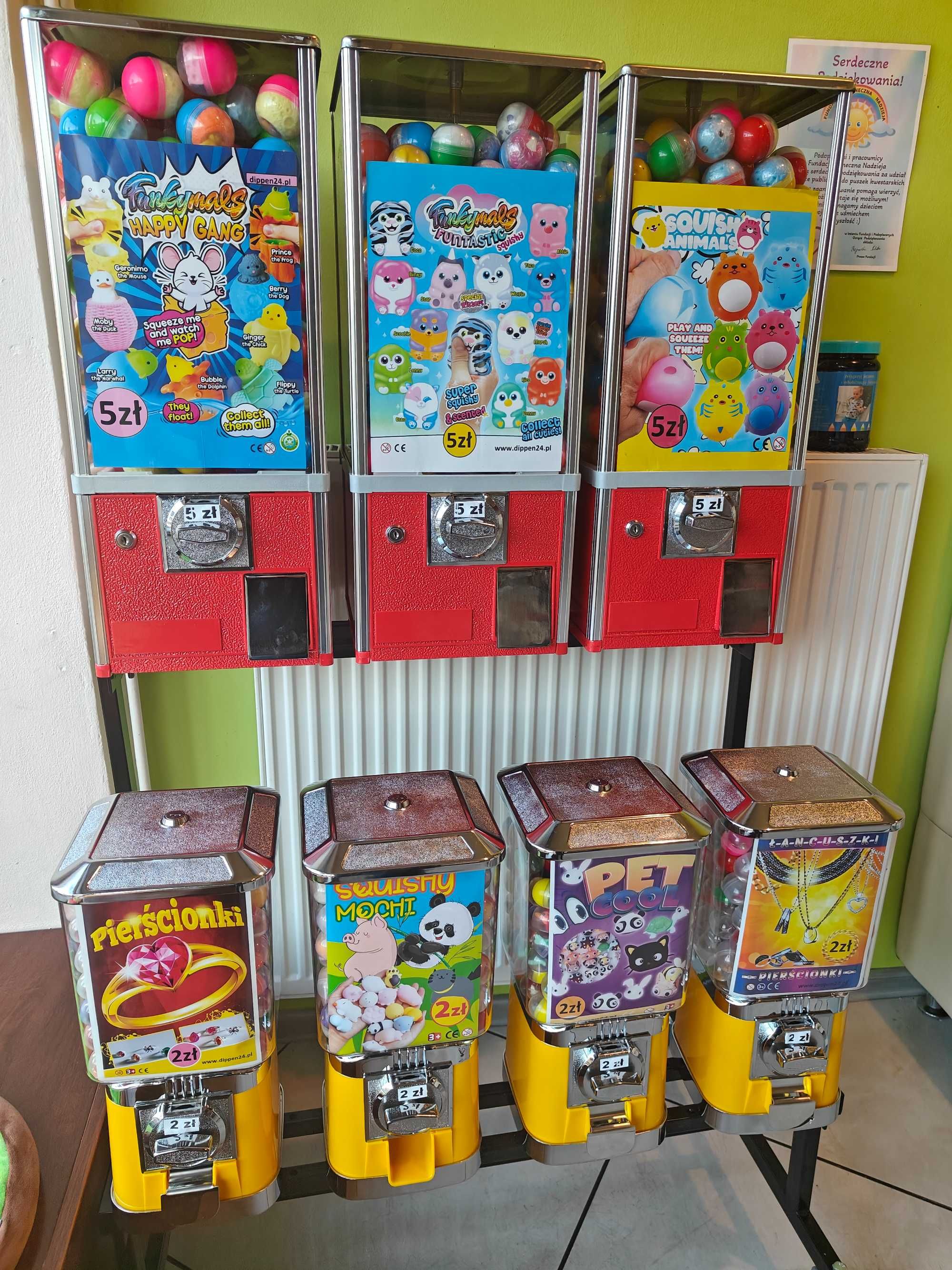 Automat zarobkowy, sprzedający kulki, na kulki, Kulkomat- Do klienta