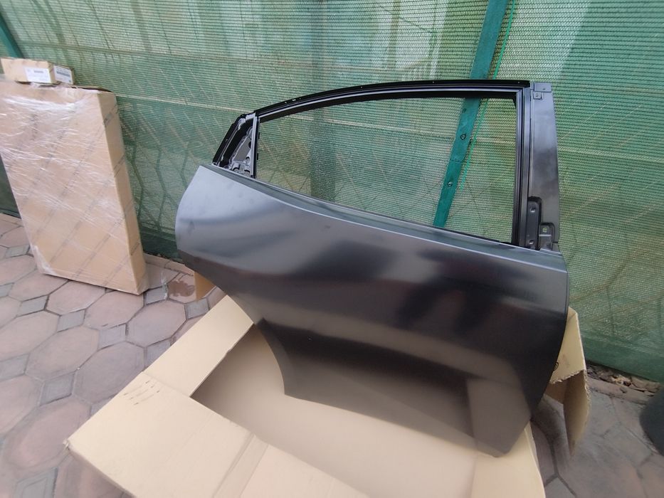 Дверь правая задняя Тоyota Prius 2024г.в.