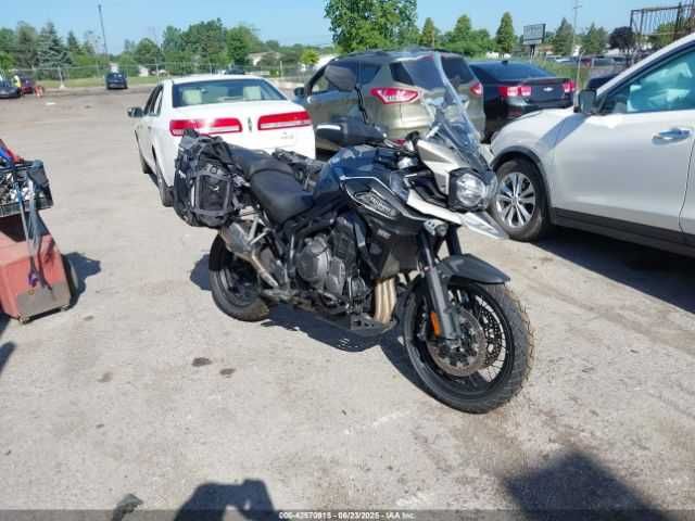 Triumph Motorcycle EXPLORER XCX 2020