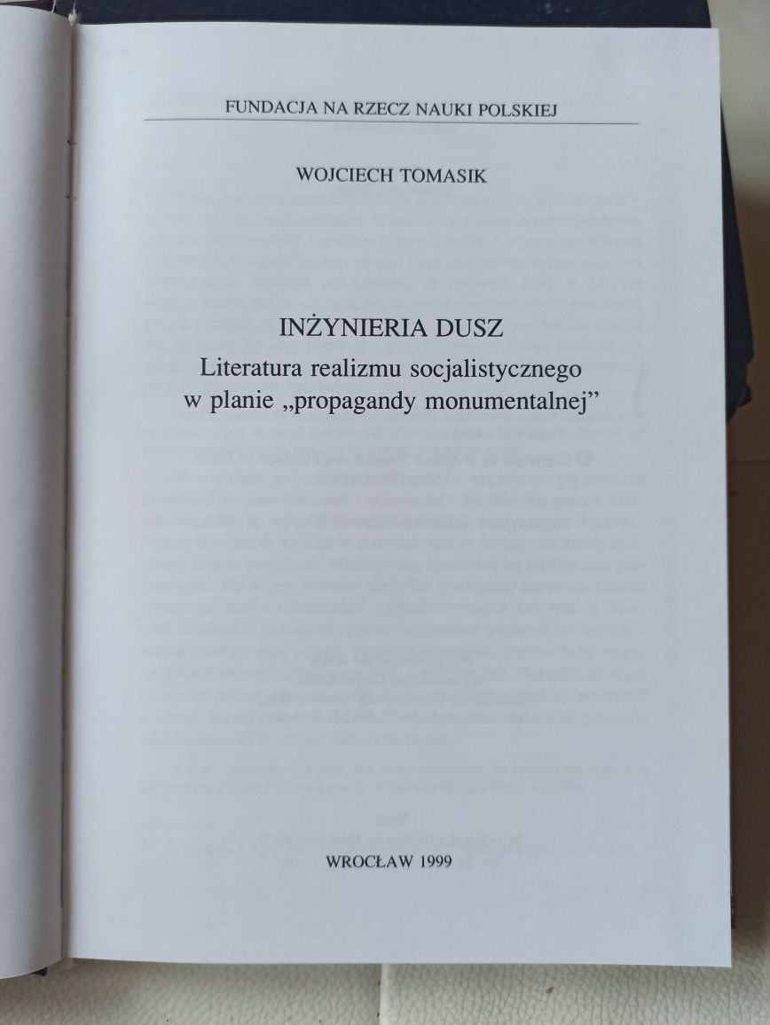 Tomasik Inżynieria dusz, literatura realizmu socjalistycznego