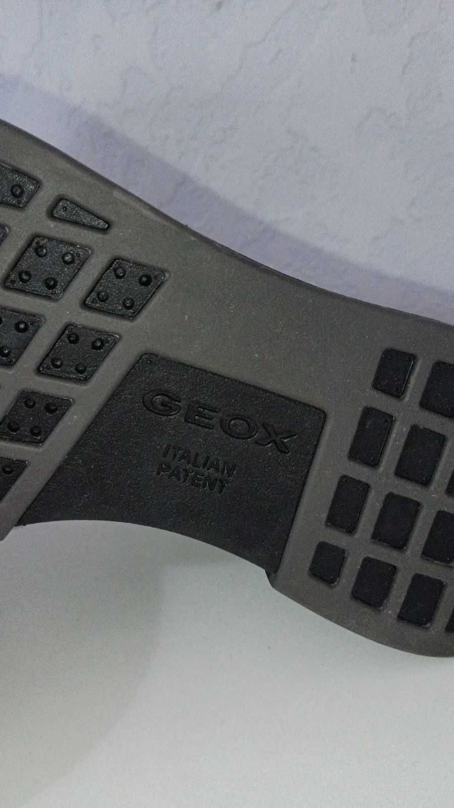 Geox Sneakersy Suzzie D r.37