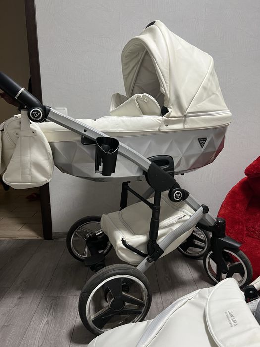 Коляска 2 в 1 Junama Diamond.