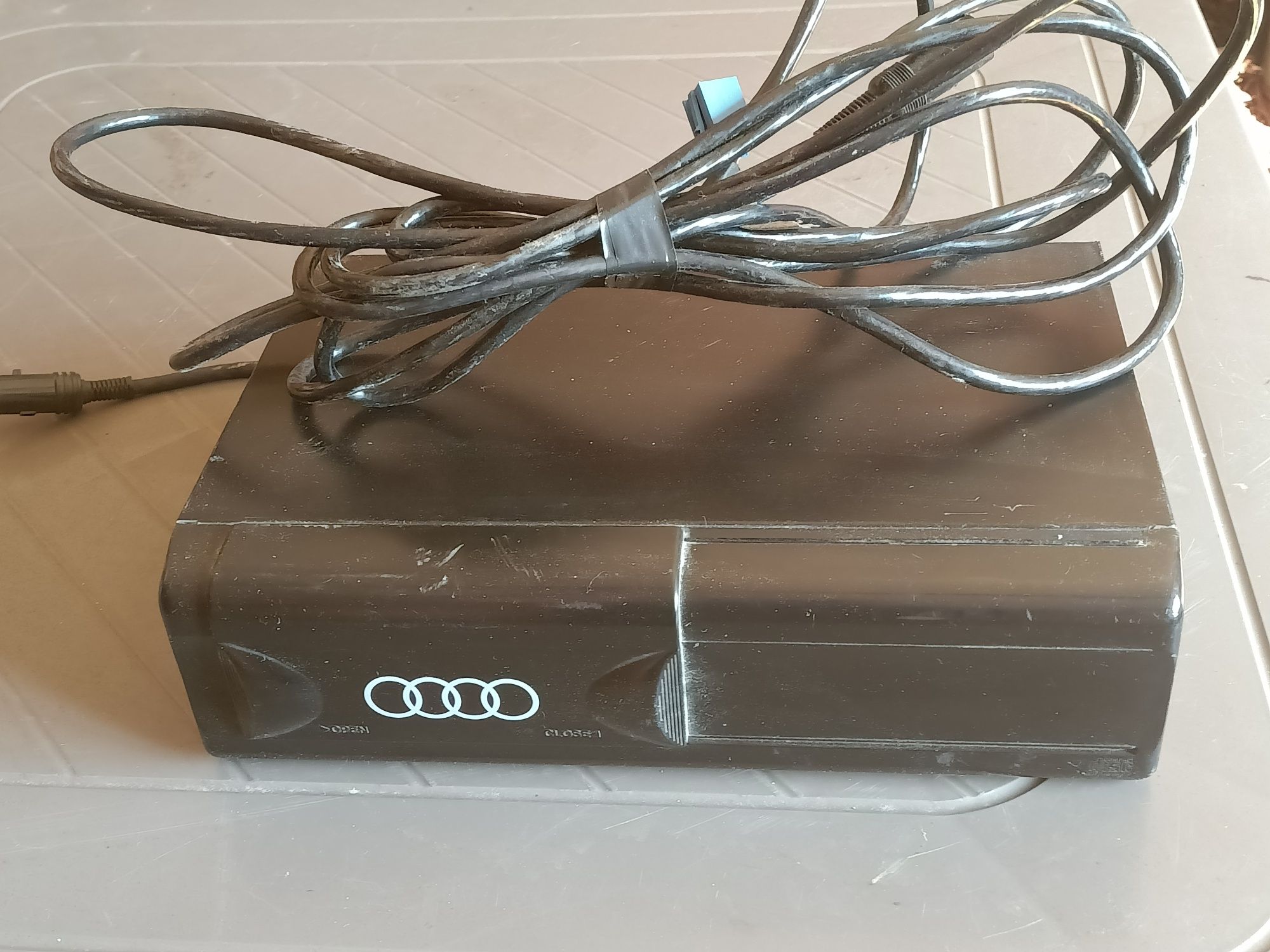 Продам CD чейнджер ауді с4,б4