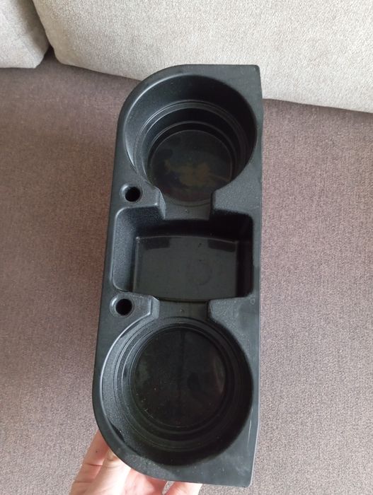 Uchwyt na kubki do samochodu nowy