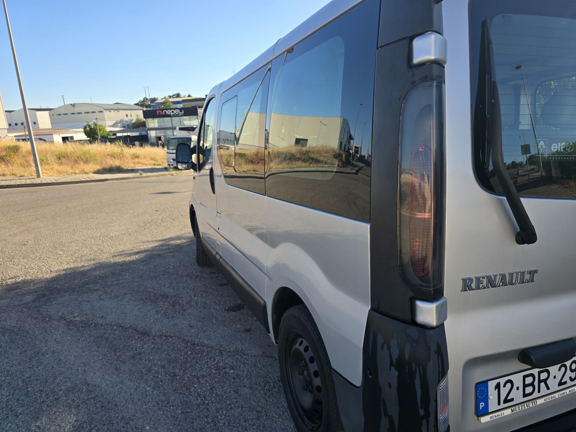 Renault Trafic 1.9 dci nove lugares