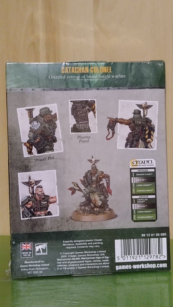 Warhammer 40k kolekcjonerska Catachan Colonel plus trofeum