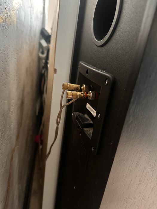 Kolumny podlogowe Mocne  brzmienie