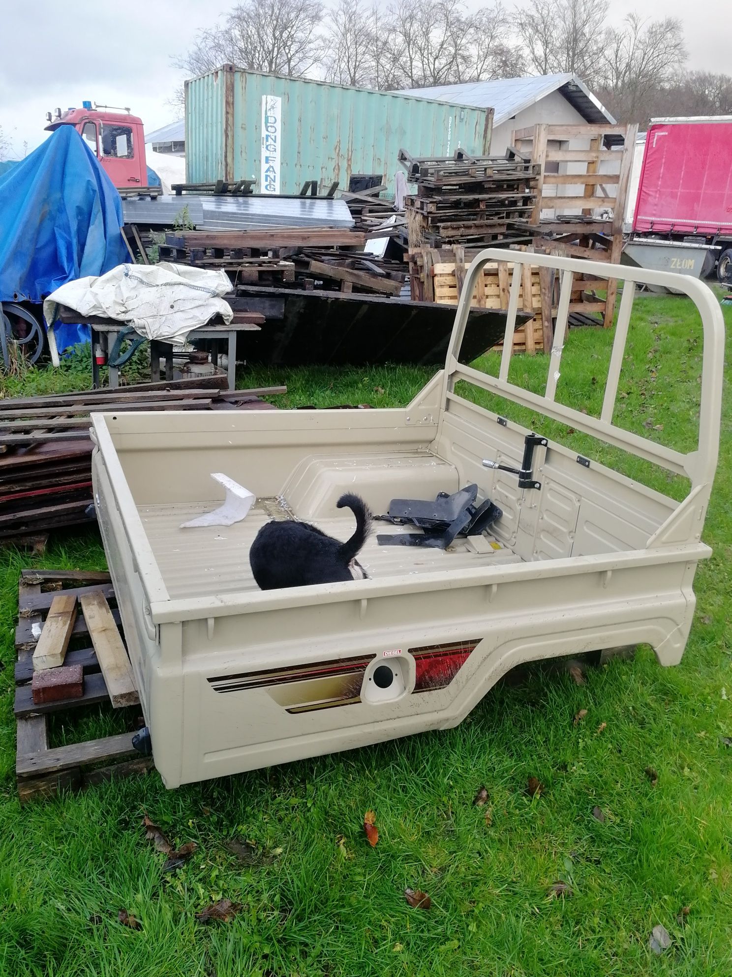 Toyota skrzynia ładunkowa paka pickup